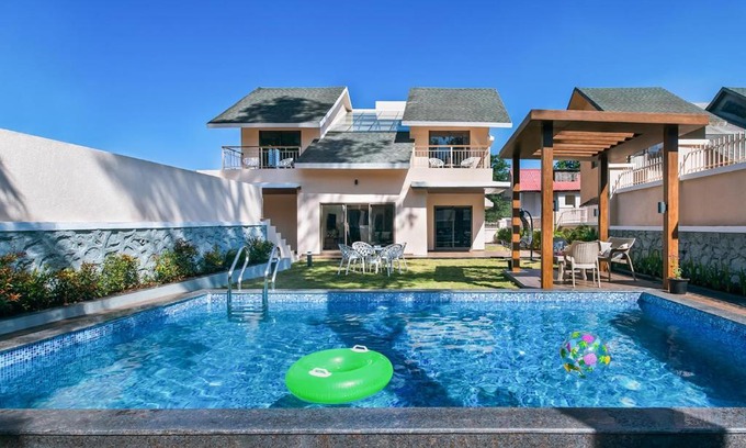 Mahabaleshwar Villa | Indulge at Sunshine Brooks - Private Pool & Games Await