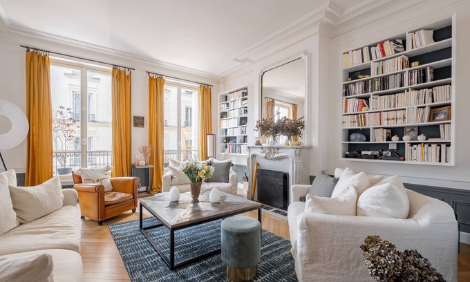Neuilly-sur-Seine Apartment | Experience Sunshine Delight with Spa and Family Amenities