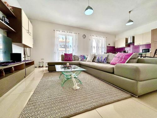 Bugibba Apartment | Sunshine Flats Cosy 2 BD Apartment in Saint Paul's Bay - Close to Bugibba Square