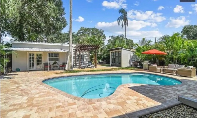 Clearwater House | Ocean View Retreat at the Sunshine Oasis - Rated 10/10