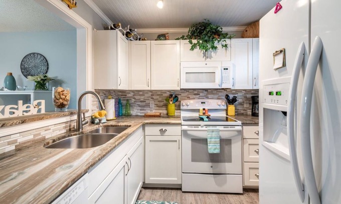 Saint Simons Island Condo | Sunshine on the Half Shell Getaway: 10/10 Rated Escape