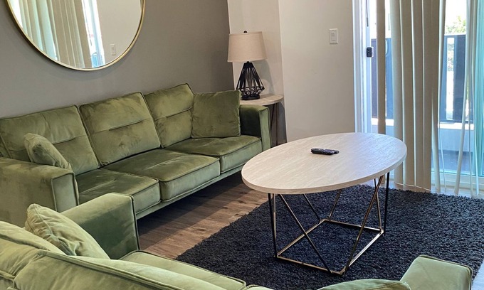 Wilshire House | Sunshine Retreat Family House