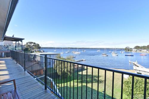 Sunshine House | Inviting Sunshine Shores: Pet & Child-Friendly Getaway