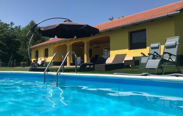 Nagykoros House | Relax at Sunshine Tanya: 4-Star Oceanfront Retreat
