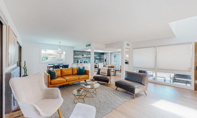 South Scottsdale Apartment | Relax at Sunshine Time with Pool and Hot Tub Access