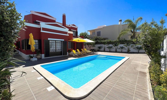 Gambelas Villa | Inviting Sunshine Villa with Pool and Family-Friendly Amenities