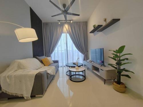 Maluri Apartment | Convenient Sunway Velocity 2: Family-Friendly & Near Mall