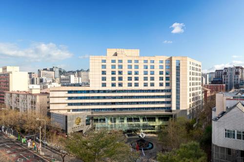 Wangfujing Shopping Area Hotel | Discover Sunworld Hotel Wangfujing: 4-Star Family Retreat