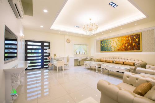 Magong House | Oceanfront Retreat at 澎湖森源民宿 SunYoung for Families