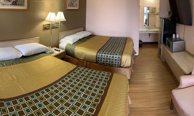 Wright City Hotel | Budget-Friendly Stay at Super 7 Inn with Breakfast Included
