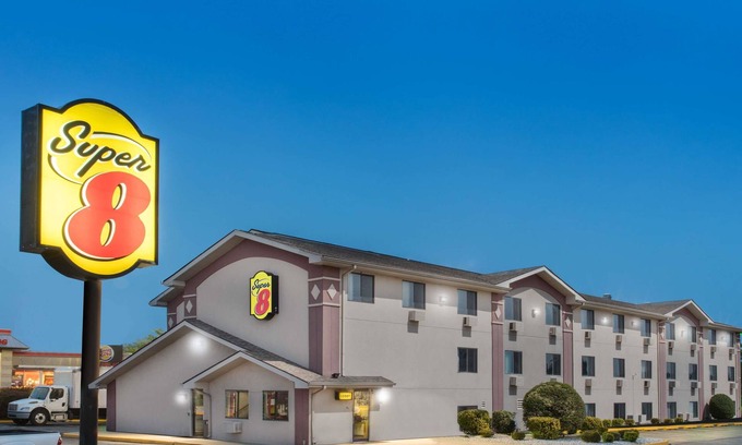Aberdeen Hotel | Budget-Friendly Stay at Super 8 by Wyndham Aberdeen MD