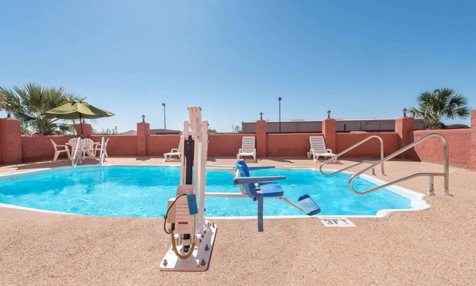Abilene Hotel | Convenient Stay at Super 8 by Wyndham Abilene South