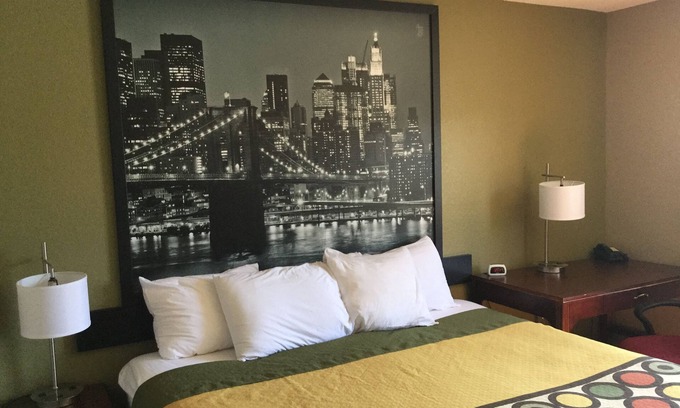 Amsterdam Hotel | Convenient Stay at Super 8 by Wyndham Amsterdam with Spa & Breakfast