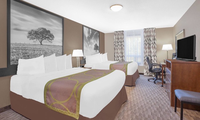 Athabasca Hotel | Comfortable Stay at Super 8 by Wyndham Athabasca AB