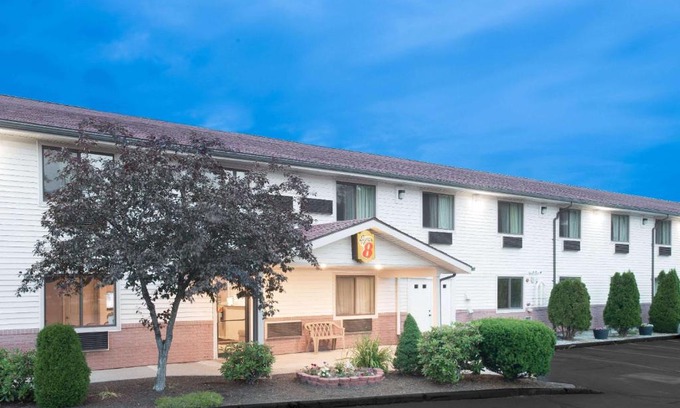 Augusta Hotel | Budget-Friendly Family Stay at Super 8 by Wyndham Augusta