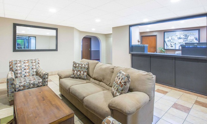 Belleville Hotel | Budget-Friendly Stay at Super 8 by Wyndham Belleville