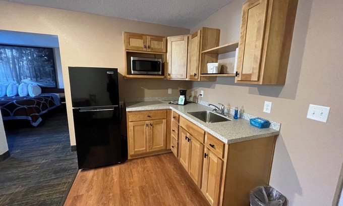 Bemidji Hotel | Convenient Stay at Super 8 by Wyndham Bemidji, MN