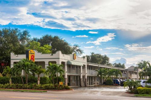 Trailer Estates Hotel | Budget-Friendly Stay at Super 8 by Wyndham Bradenton