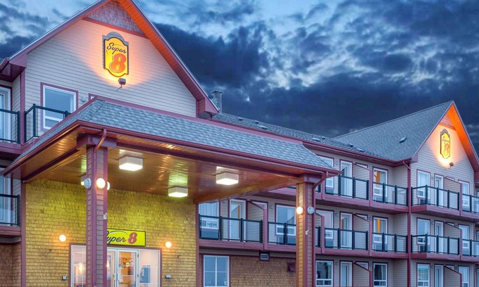 Caraquet Hotel | Comfortable Stay at Super 8 by Wyndham Caraquet