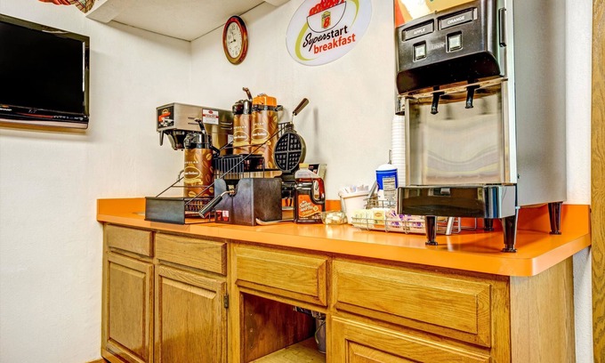 Chaska Hotel | Budget-Friendly Stay at Super 8 by Wyndham Chaska