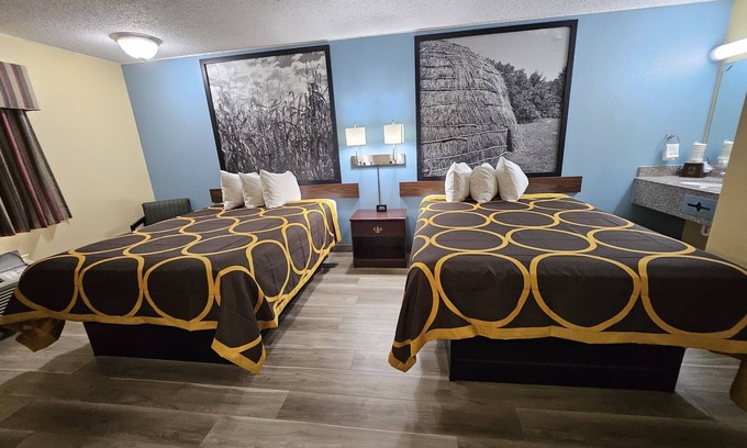 Clinton Hotel | Comfortable Stay at Super 8 by Wyndham Clinton with Spa