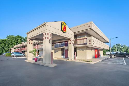 Commerce Hotel | Comfortable Stay at Super 8 by Wyndham Commerce with Pool