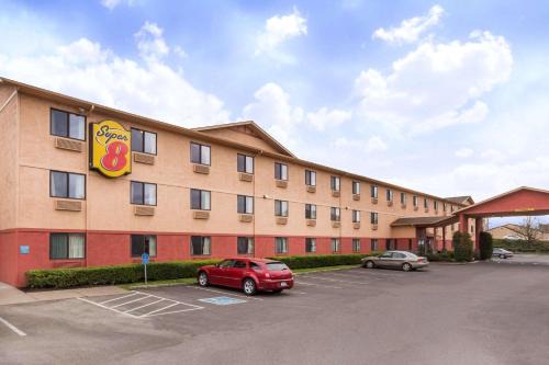 Corvallis Hotel | Budget-Friendly Stay at Super 8 by Wyndham Corvallis