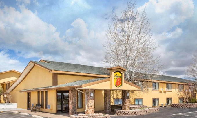 Craig Hotel | Pet-Friendly Getaway at Super 8 by Wyndham Craig