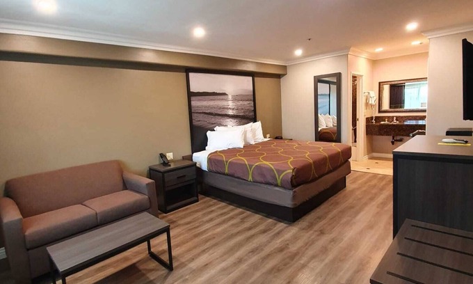 Cypress Hotel | Budget-Friendly Stay at Super 8 by Wyndham Cypress