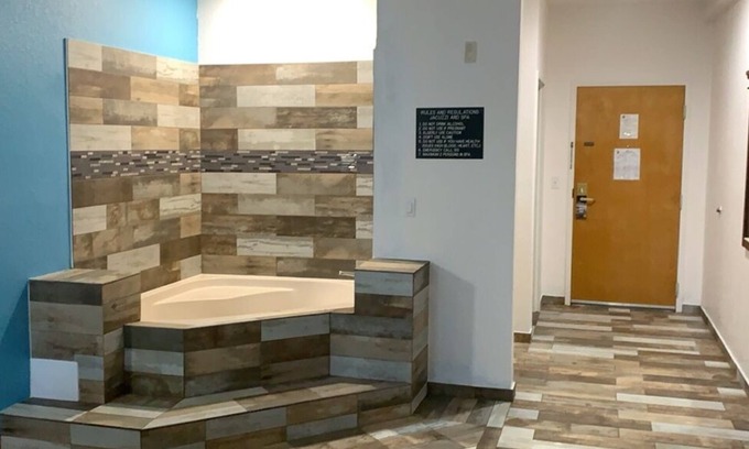 Bethune Grant Hotel | Comfortable Stay at Super 8 by Wyndham Daytona Beach