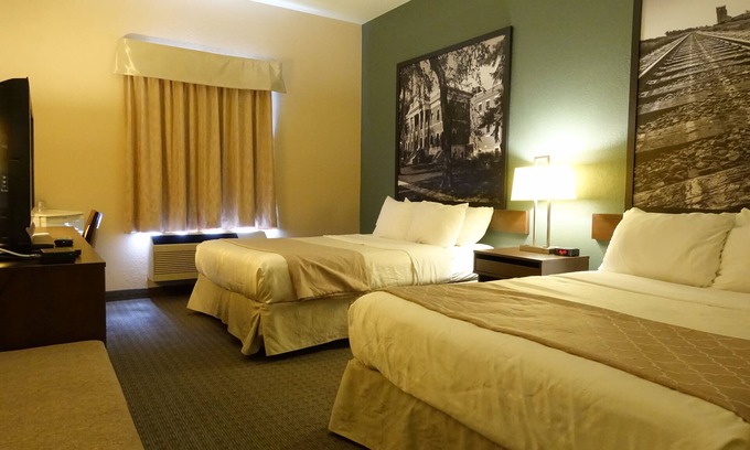 Dauphin Hotel | Comfortable Stay at Super 8 by Wyndham Dauphin with Spa
