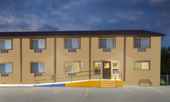 Diamondville Hotel | Pet-Friendly Super 8 by Wyndham in Diamondville