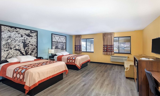 Eddyville Hotel | Cozy Stay at Super 8 by Wyndham Eddyville/Kuttawa