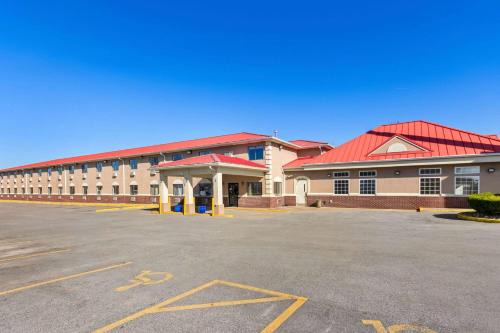Elizabethtown Hotel | Convenient Stay at Super 8 by Wyndham Elizabethtown