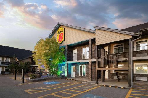 Fort McMurray Hotel | Pet-Friendly Super 8 by Wyndham Fort McMurray - Rated 8/10