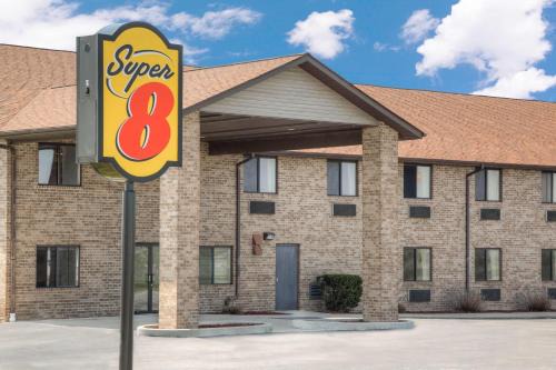 Gas City Hotel | Affordable Super 8 by Wyndham in Gas City Marion Area