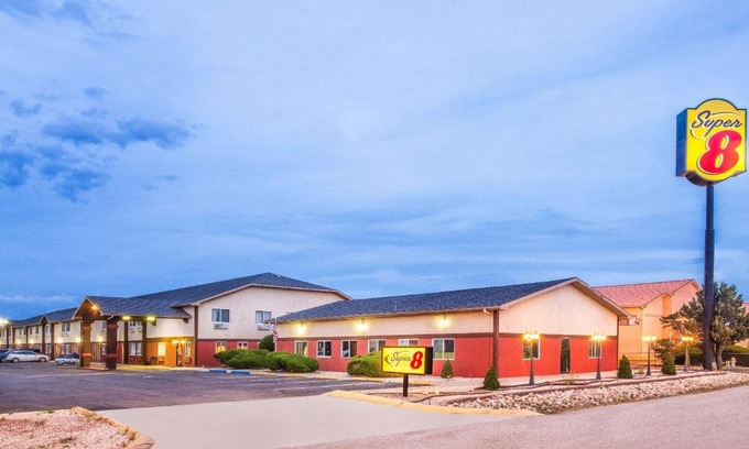 Grants Hotel | Pet-Friendly Retreat at Super 8 by Wyndham Grants