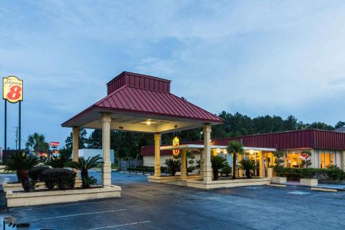 Hardeeville Hotel | Budget-Friendly Stay at Super 8 by Wyndham Hardeeville