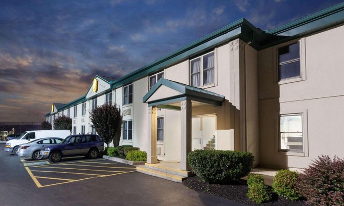 Harrisburg - Hershey Hotel | Convenient Stay at Super 8 by Wyndham Harrisburg Hershey West