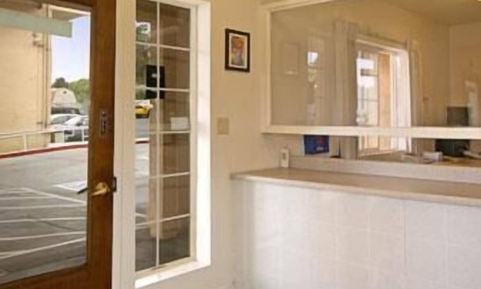 Hayward Hotel | Budget-Friendly Stay at Super 8 by Wyndham Hayward Downtown