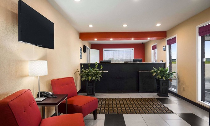 Henryetta Hotel | Comfortable Stay at Super 8 by Wyndham Henryetta