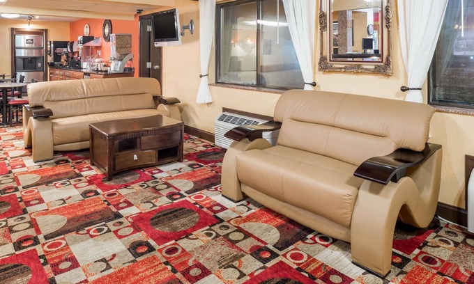 Jacksonville Hotel | Budget-Friendly Super 8 by Wyndham Jacksonville with Breakfast