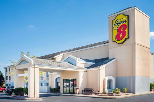 Jasper Hotel | Budget-Friendly Stay at Super 8 by Wyndham Jasper