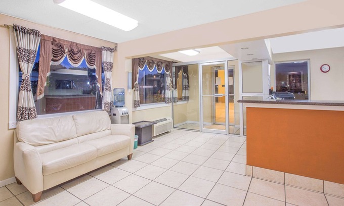 Jasper Hotel | Budget-Friendly Stay at Super 8 by Wyndham Jasper