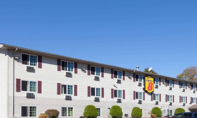 Johnstown Hotel | Affordable Stay at Super 8 by Wyndham Johnstown/Gloversville