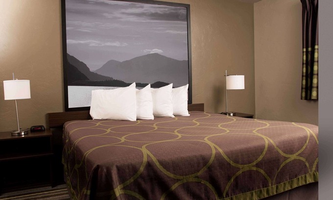 Mendenhall Valley Hotel | Comfortable Stay at Super 8 by Wyndham Juneau with Breakfast