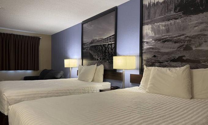 Kamloops Hotel | Welcoming Super 8 by Wyndham Kamloops with Family-Friendly Amenities