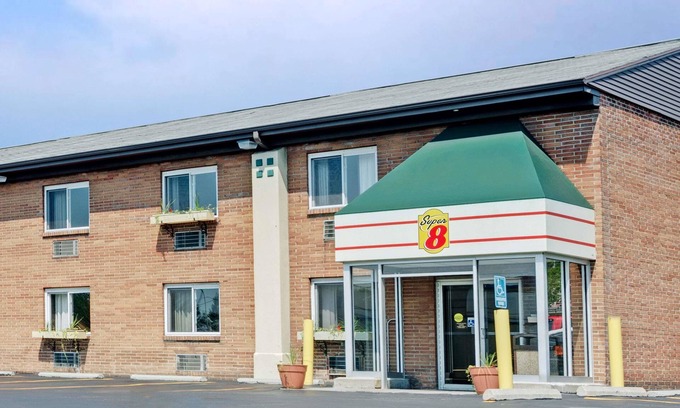 Kenmore Hotel | Budget-Friendly Stay at Super 8 Kenmore Near Niagara Falls