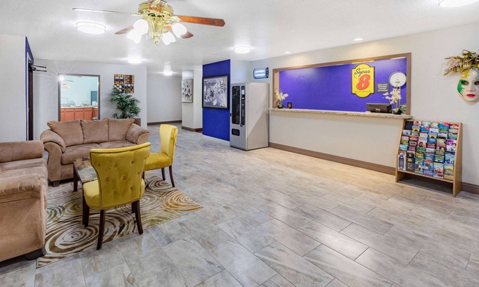 Kinder Hotel | Comfortable Stay at Super 8 by Wyndham Kinder/Coushatta