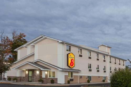 Latham Hotel | Convenient Stay at Super 8 by Wyndham Latham near Albany